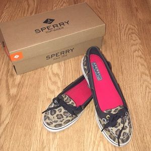 LIMITED TIME SALE leopard sperry's ✨NEVER WORN✨
